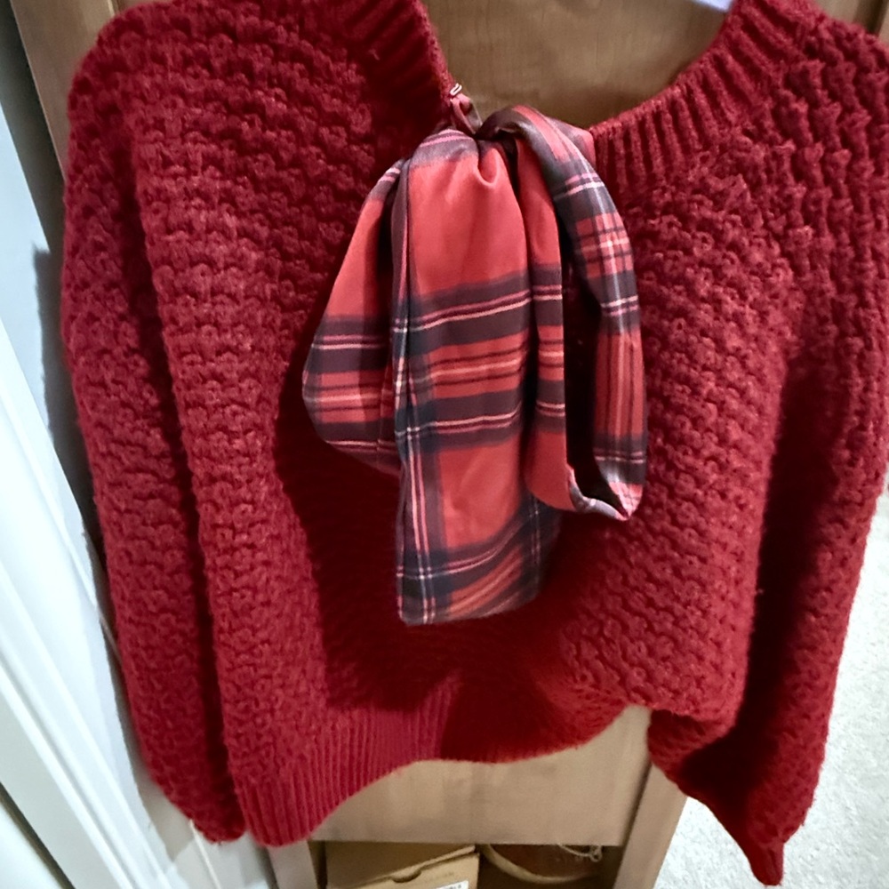 Altar'd State
Betty Plaid Bow Sweater
Size XL - Picture 3 of 6